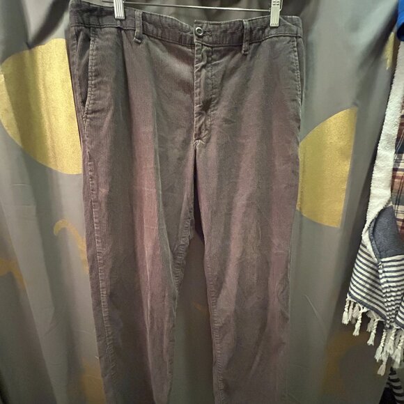 IZOD Chocolate Brown Corduroy Pants Trousers Slacks Size 36/30 Excellent Cond. - Picture 1 of 3